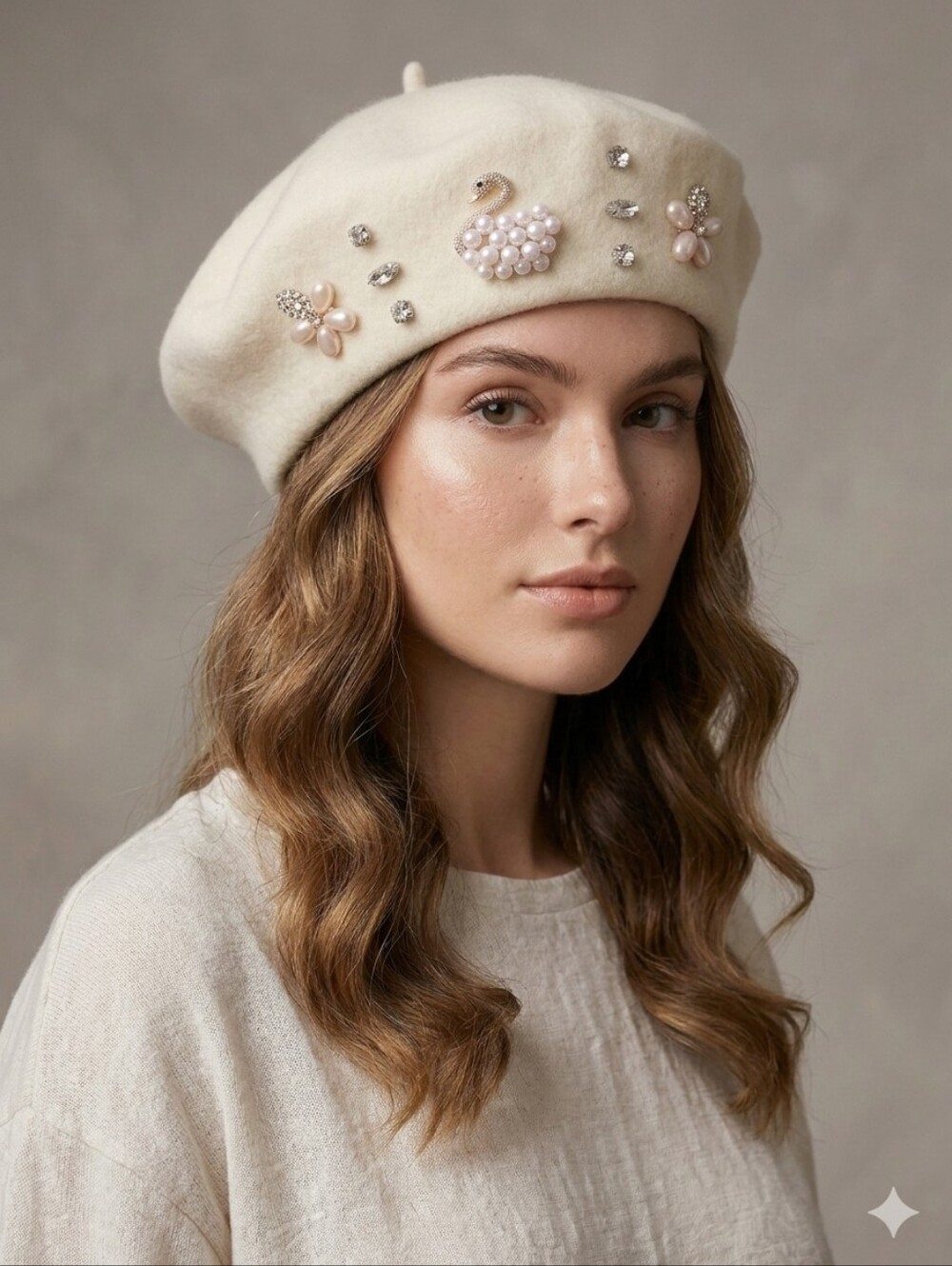 Elegant Cream Beret with Pearl Embellishments